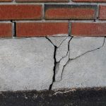 Трещины основания
